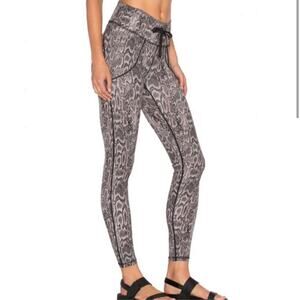 NWT Body Language Python Print Athletic Leggings Size Small